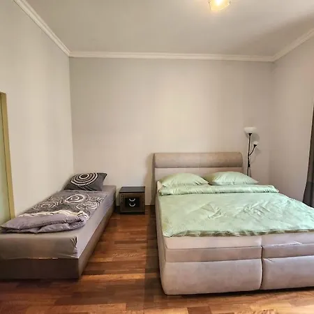 Spacious 6min From The Dancing House * Praga