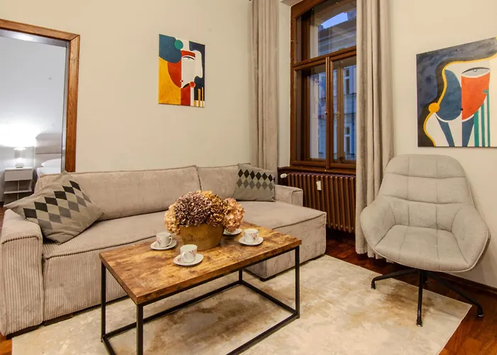 Aurion Riverfront Near Dancing House - Up To 5 Guests פראג