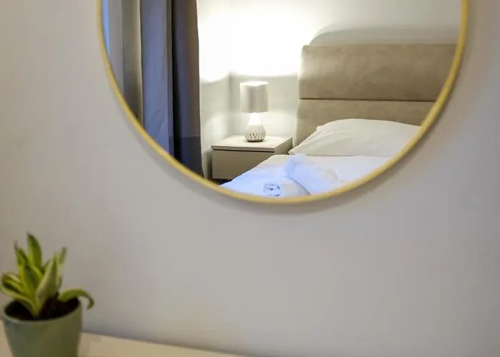Aurion Riverfront Near Dancing House - Up To 5 Guests *