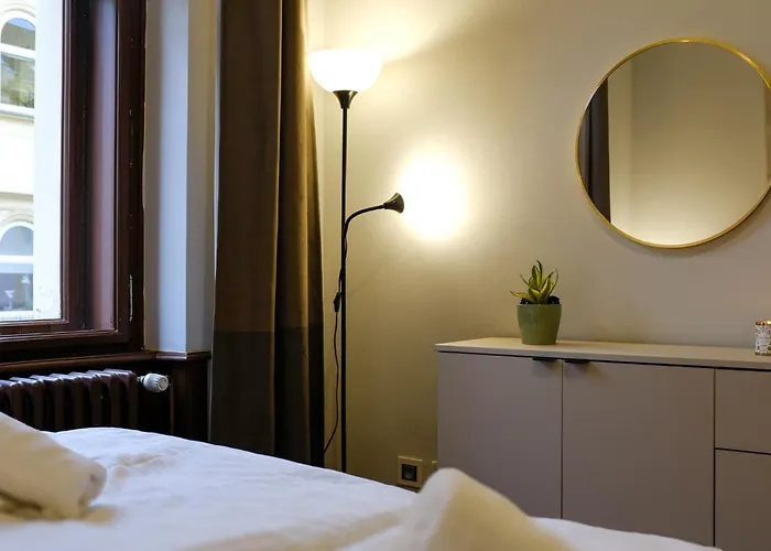 Aurion Riverfront Near Dancing House - Up To 5 Guests *