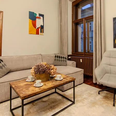 Aurion Riverfront Near Dancing House - Up To 5 Guests Praga