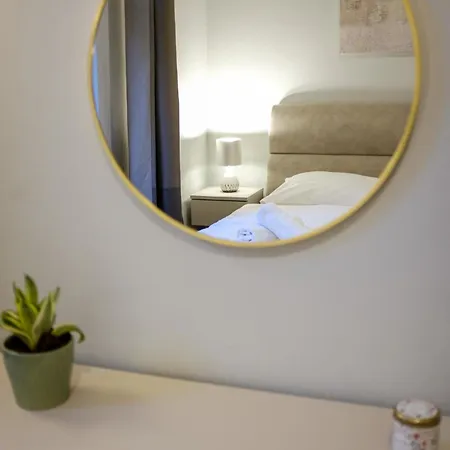 Aurion Riverfront Near Dancing House - Up To 5 Guests *