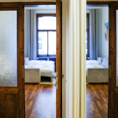 Aurion Riverfront Near Dancing House - Up To 5 Guests 아파트