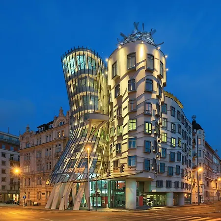 Appartamento Aurion Riverfront Near Dancing House - Up To 5 Guests *